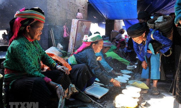 Pasar daerah pegunungan akan menjadi aksentuasi pada bulan “Warna-warni etnis-etnis Viet Nam”