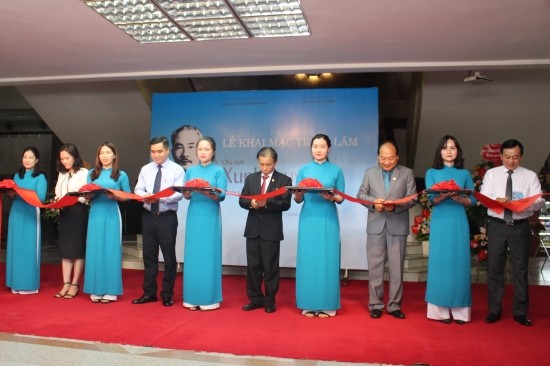 Pameran: “Ketua Souphanouvong-Sahabat akrab dari rakyat Viet Nam”