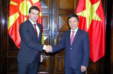 Le chef de la diplomatie de Macédoine reçu par des dirigeants vietnamiens