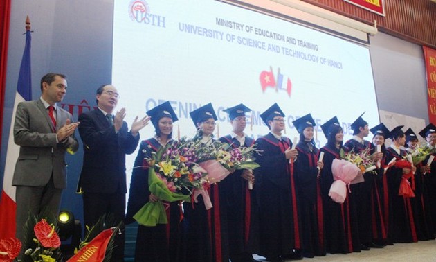 Remise de diplômes pour la première promotion de master de l’USTH