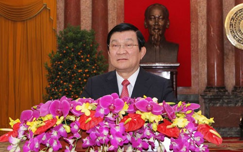 President Truong Tan Sang pays a Tet visit to VietsoPetro