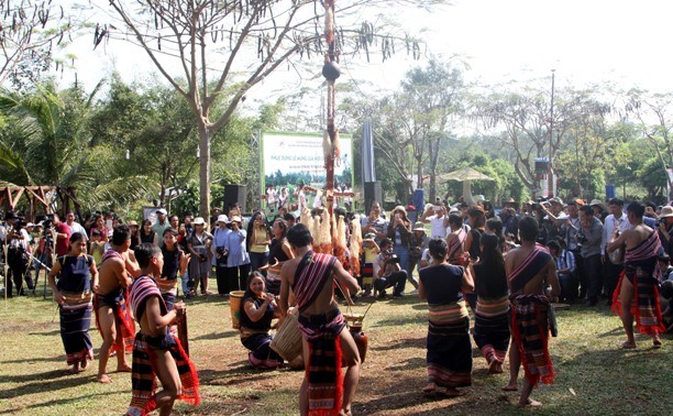 The Xo Dang’s “building the water pipeline” ceremony