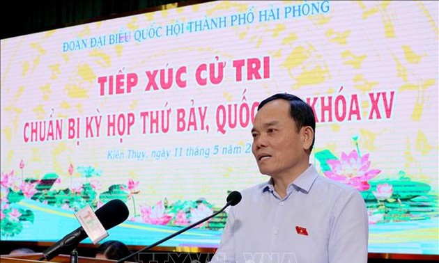 Deputy Prime Minister Tran Luu Quang meets voters in Hai Phong City