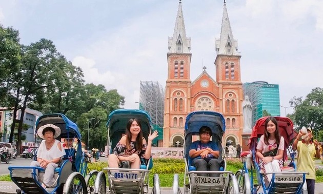Exploring Ho Chi Minh city by cyclo