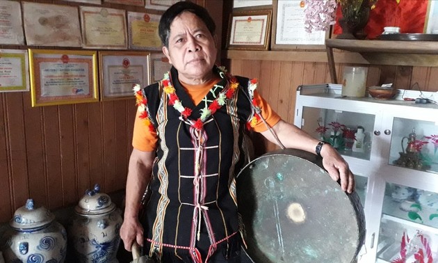 Ly speaking-singing art of the Co Tu