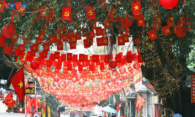 Festive Tet atmosphere pervades Vietnam