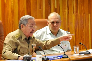 Cuba to analyze adjustments in economic model