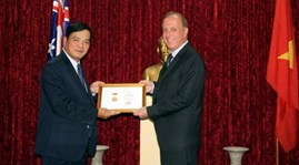 Australian honoured for promoting Vietnamese seafood in Australia 