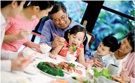 Family meals nurture happiness