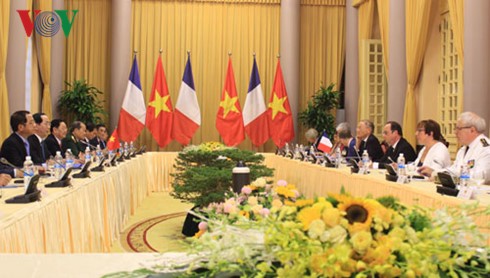 French President François Hollande begins Vietnam visit