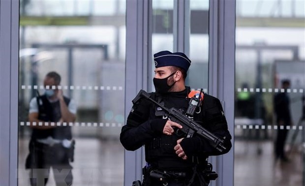  Anti-terrorist raids take place in Belgium, Netherlands, and Germany 