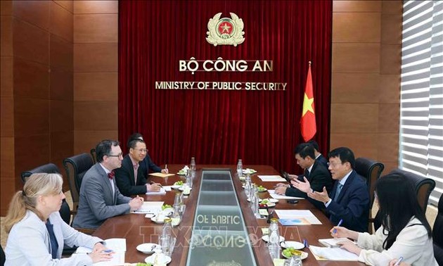 Vietnam, US seek to boost IT cooperation 