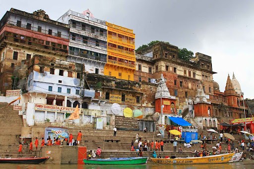 Life on the banks of the Ganges River