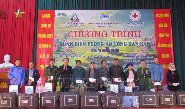 Villagers hardest hit by typhoon Yagi given Tet gifts