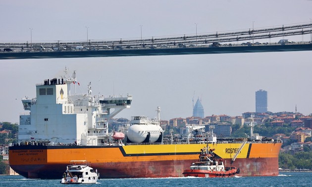 US sanctions major Russian oil companies, cancels Trump-Putin summit