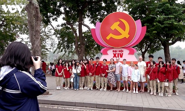 Từng người dân đang hướng về Đại hội lần thứ XIV của Đảng