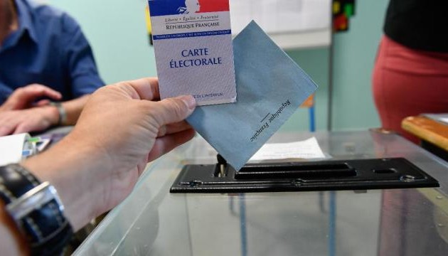 Second tour des législatives françaises: les bureaux de vote ont ouvert