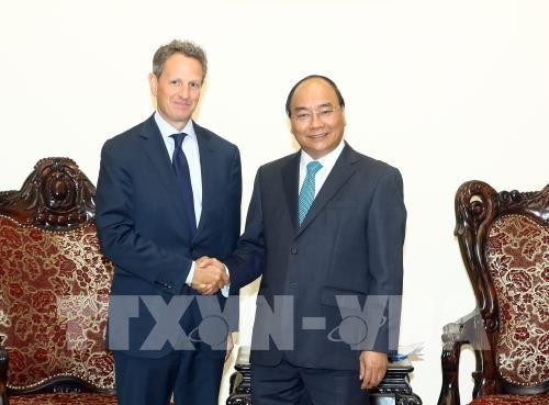 Le président de Warburg Pincus reçu par Nguyen Xuan Phuc