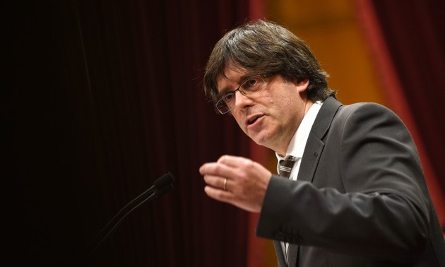 Catalogne : Puigdemont intervient mardi devant le Parlement