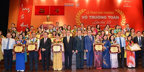 Célébrations de la journée des enseignants vietnamiens 