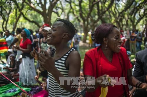 Zimbabwe: le Parlement ouvre sa séance sur la destitution de Robert Mugabe