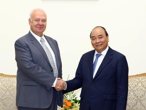 Nguyen Xuan Phuc reçoit l’ambassadeur russe au Vietnam 