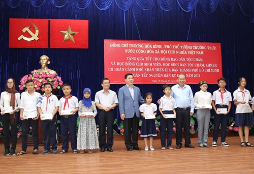 Têt : Truong Hoa Binh rend visite aux Khmers à Hô Chi Minh-ville