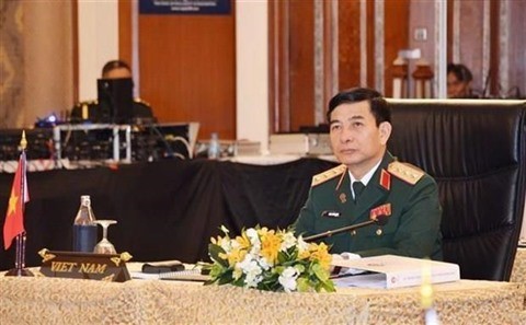 Une délégation militaire du Vietnam en visite au Myanmar