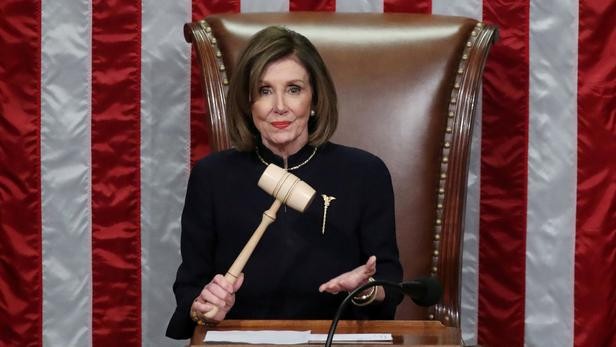 Destitution: Nancy Pelosi bloque le procès de Donald Trump au Sénat