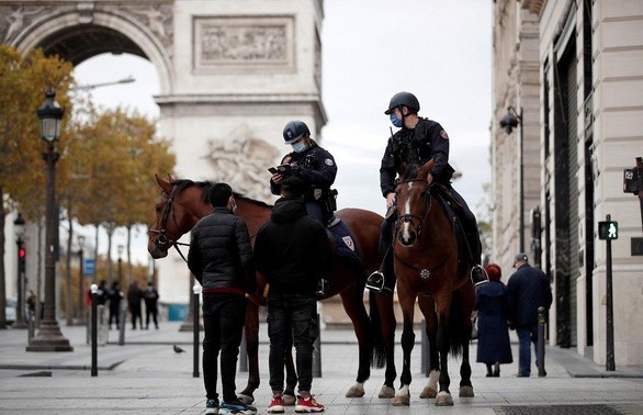 Covid-19: le nombre des cas en Europe a doublé en 5 semaines