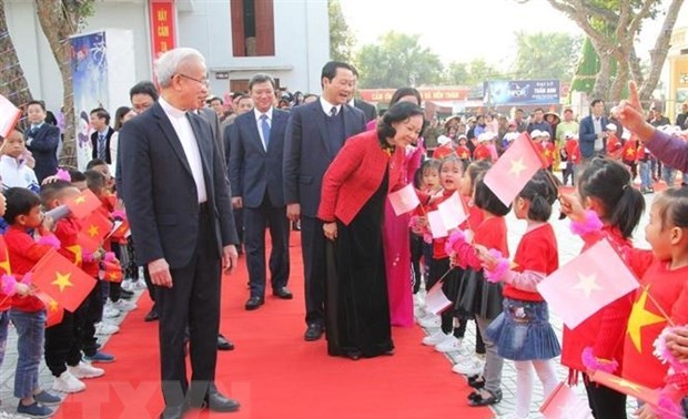 Noël: Truong Thi Mai formule ses voeux au diocèse de Thanh Hoa