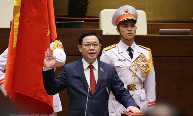 Messages de félicitation à Vuong Dinh Huê