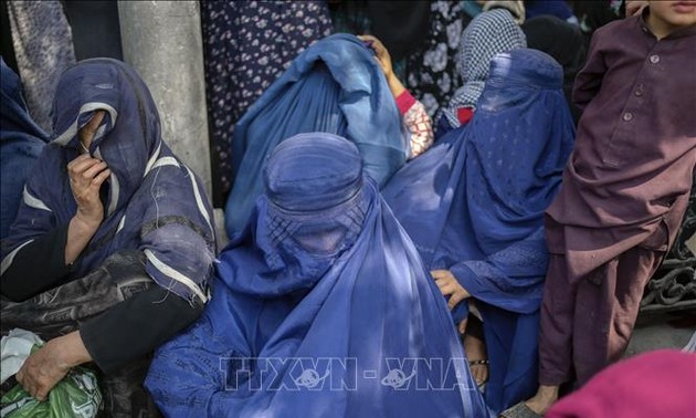 Afghanistan: le chef des talibans ordonne de protéger les droits des femmes