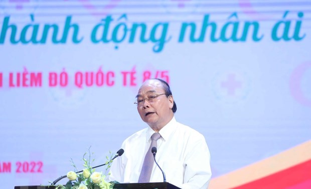 Nguyên Xuân Phuc: le bénévolat et l’action humanitaire sont une responsabilité commune