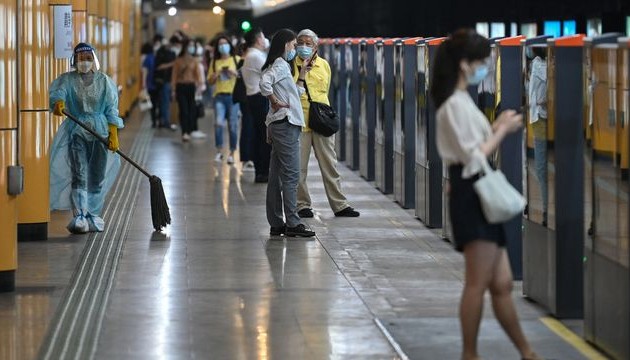 Chine: la ville de Shanghai reprend vie, après deux mois de confinement