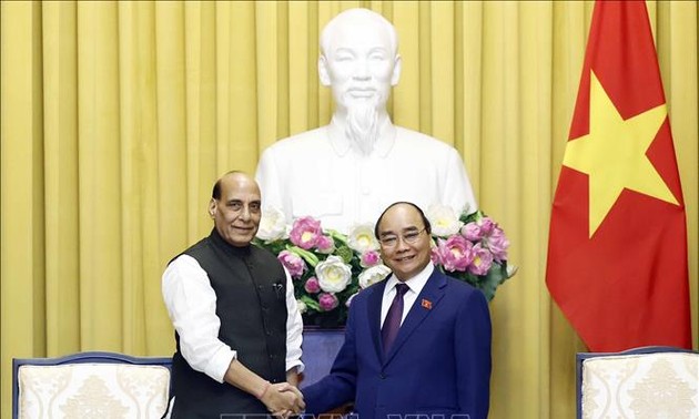 Rajnath Singh reçu par Nguyên Xuân Phuc