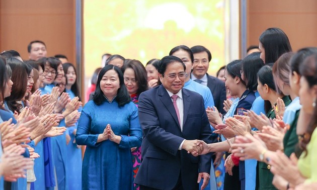 Pham Minh Chinh dialogue avec les femmes sur l’égalité des genres et le développement