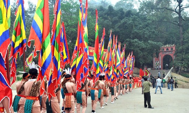 ベトナムの国の祖フン王にちなんだ歌