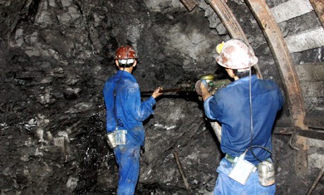 ベトナムの労働者をたたえる歌