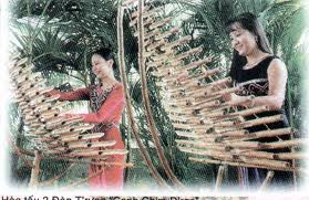 民族楽器トルンの演奏