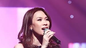 女性歌手ミータムの歌