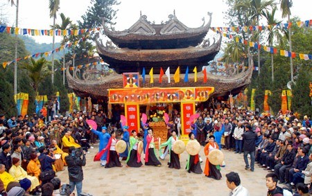 ベトナムの祭りにちなんだ楽曲