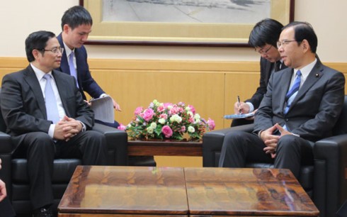 チン党中央組織委員長、日本共産党委員長と会見