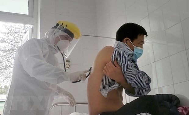 新型コロナウイルスの最前線で闘うベトナムの医師ら