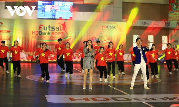 Inauguran Campeonato Nacional de Fútbol HDBank 2023 