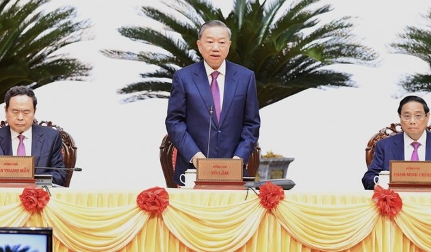 国家、民族の利益のための対外路線 継続