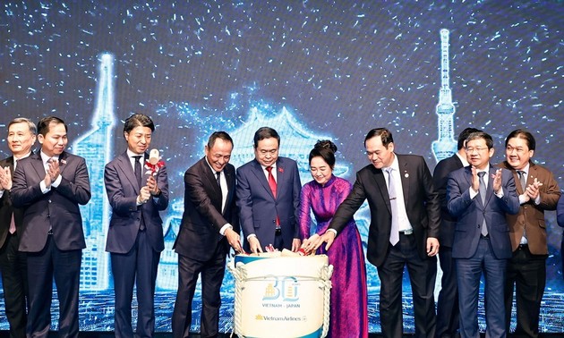 ベトナム ・日本 直行便就航30周年