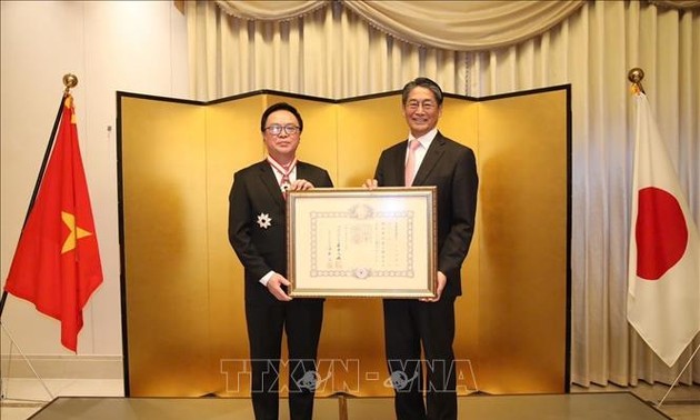 ホアン・ビン・クアン元党中央対外委員長 日本政府から旭日重光章を受章