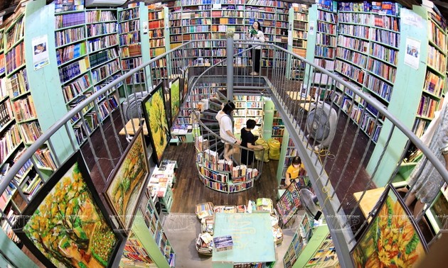 ハノイの古書店訪問