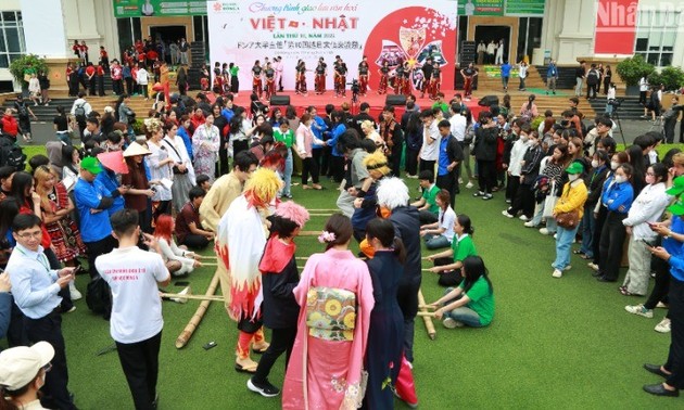 ベトナム・日本文化交流プログラム ダナンでにぎやかに開催